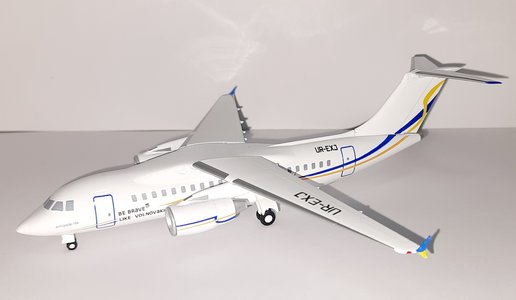 Antonov Airlines Antonov An-158 (KUM Models 1:200)