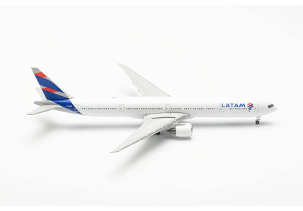 LATAM Airlines Brasil Boeing 777-300ER (Herpa Wings 1:500)