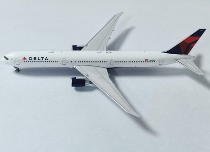 Delta Air Lines Boeing 767-432ER (Panda Models 1:400)