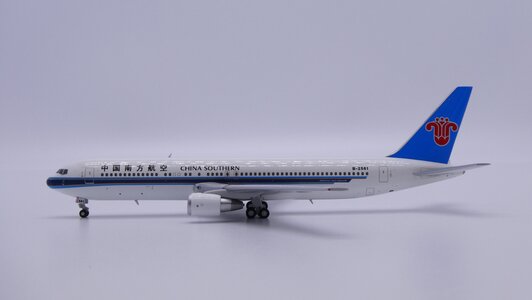 China Southern Boeing 767-300ER (Apollo 1:400)