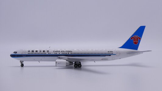 China Southern Boeing 767-300ER (Apollo 1:400)