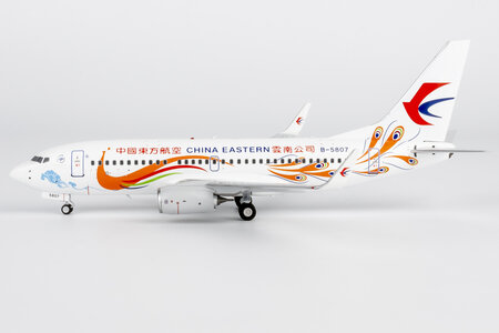 China Eastern Airlines Boeing 737-700/w (NG Models 1:200)