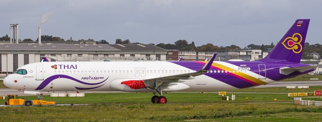 Thai Airways Airbus A321neo (JC Wings 1:400)