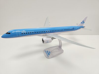 KLM Cityhopper Embraer 195-E2 (PPC 1:100)