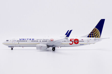 United Airlines Boeing 737-900ER (JC Wings 1:200)