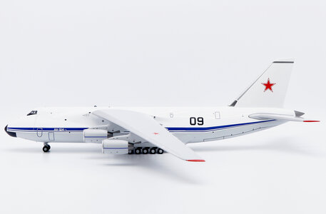 Soviet Air Force Antonov An-124 (JC Wings 1:200)