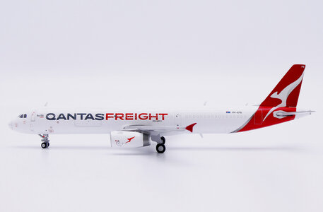 Qantas Freight Airbus A321(P2F) (JC Wings 1:400)