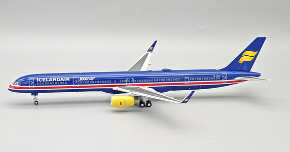 Icelandair Boeing 757-3E7 (Inflight200 1:200)