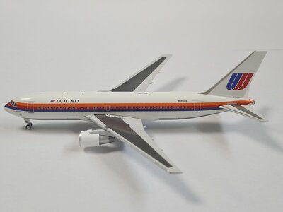 United Airlines Boeing 767-200 (V1:400 1:400)