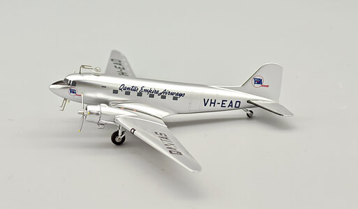 Qantas Empire Airways Douglas DC-3 (Inflight200 1:200)