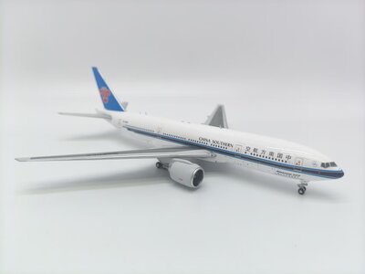 China Southern Boeing 777-200ER (Apollo 1:400)