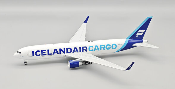 Icelandair Cargo Boeing 767-319(ER)(BCF) (Inflight200 1:200)