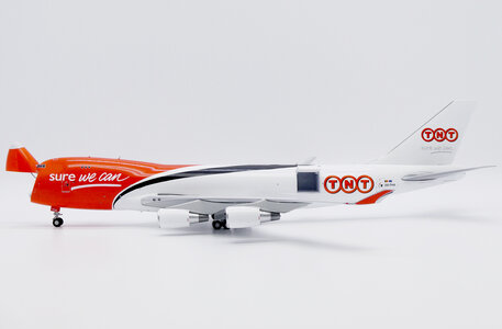 TNT Boeing 747-400F (JC Wings 1:200)