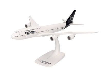 Lufthansa Boeing 747-8 (Herpa Snap-Fit 1:250)