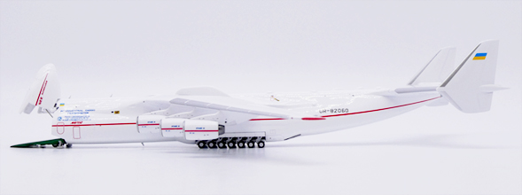 Antonov Design Bureau An-225 Mriya (JC Wings 1:400)