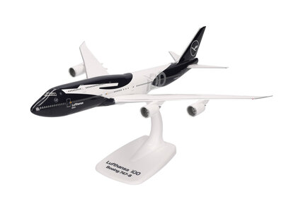 Lufthansa Boeing 747-8 Intercontinental (Herpa Snap-Fit 1:250)