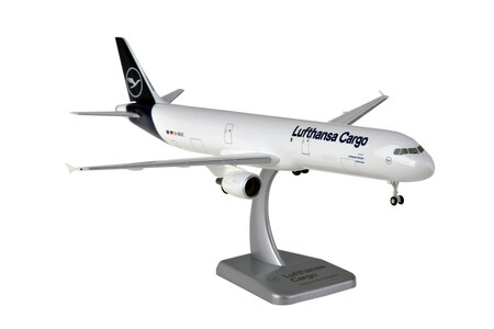 Lufthansa Cargo Airbus A321-200F (Limox 1:200)