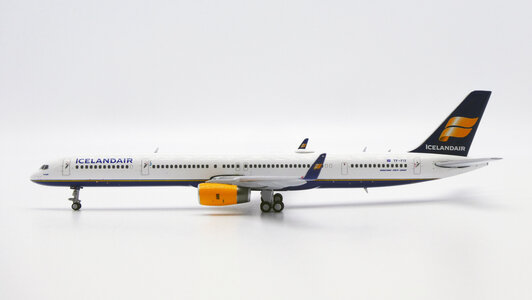 Icelandair Boeing 757-300 (JC Wings 1:400)