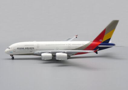 Asiana Airlines Airbus A380-800 (Apollo 1:400)