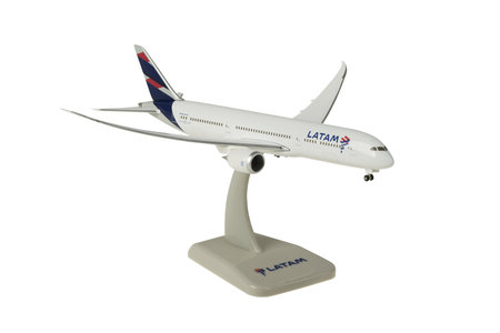 LATAM Boeing 787-9 (Hogan 1:400)