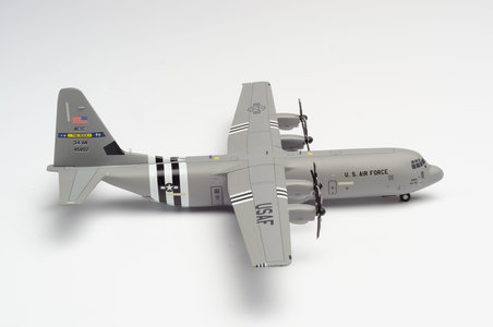 1/150 Scale Daron Skymarks USCG C-130 Model Kit 