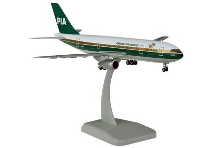 Pakistan Internatioal Airlines (PIA)  Airbus A300B4 (Hogan 1:200)