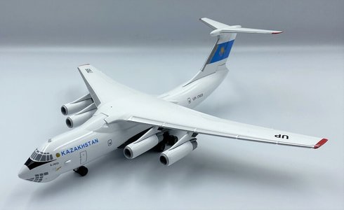 Berkut Air Services - Ilyushin IL-76TD (KUM Models 1:200)
