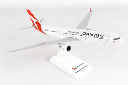 Qantas  Airbus A330-300 (Skymarks 1:200)