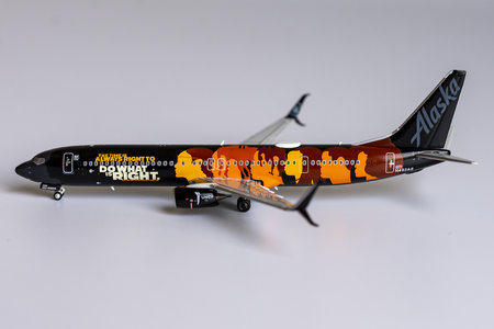 Alaska Airlines - Boeing 737-900ER/w (NG Models 1:400)