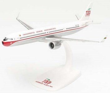 Herpa Snap-fit Turkish Airlines Airbus A321neo Model 1:200 Scale | Collector's Plastic Airplane With Stand - View #13