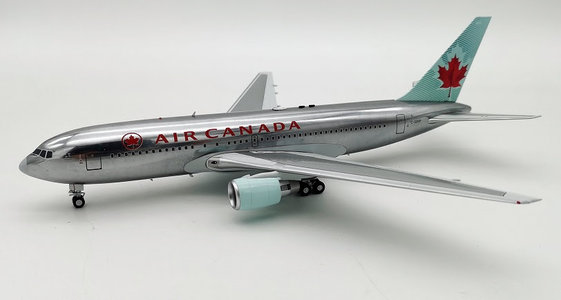 Air Canada Boeing 767-233/ER (B Models 1:200)