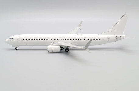 Blank Boeing 737-900 (JC Wings 1:200)