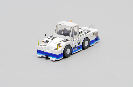 ANA - Towing Tractor (JC Wings 1:200)