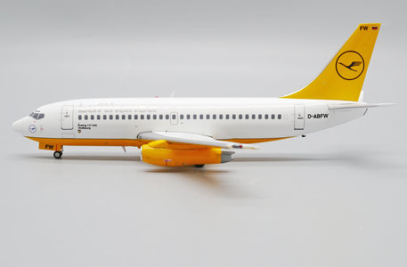 Lufthansa Boeing 737-200(Adv) (JC Wings 1:200)