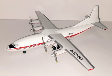 Meridian Air Antonov An-12 (KUM Models 1:200)