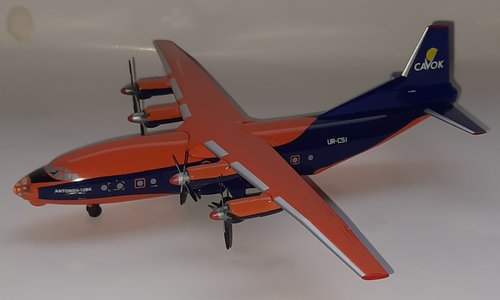Cavok Air Antonov An-12 (KUM Models 1:200)