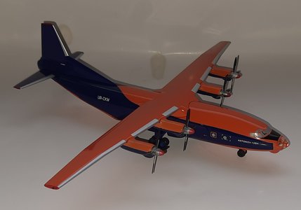 Cavok Air Antonov An-12 (KUM Models 1:200)