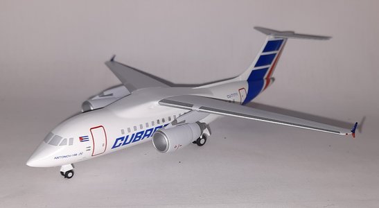 Cubana Antonov An-158 (KUM Models 1:200)