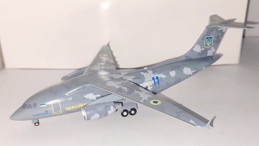 Ukraine Air Force Antonov An-178 (KUM Models 1:200)
