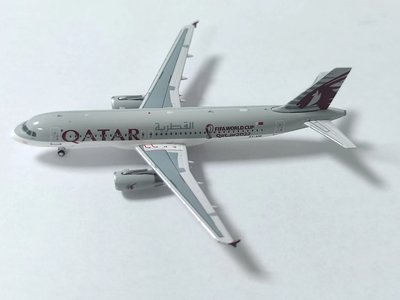 Qatar Airways Airbus A320-200 (Panda Models 1:400)