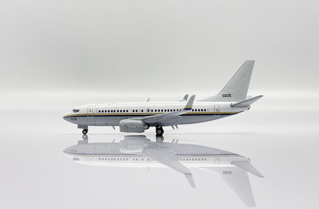 US Navy Boeing C-40A Clipper (737-7AFC) (JC Wings 1:400)