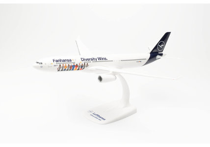 Lufthansa Airbus A330-300 (Herpa Snap-Fit 1:200)