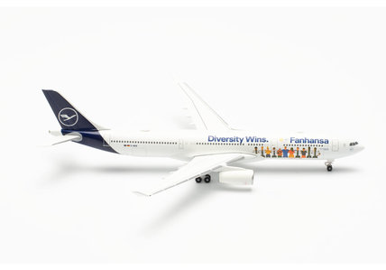 Lufthansa Airbus A330-300 (Herpa Wings 1:500)