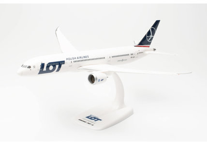 LOT Polish Airlines Boeing 787-9 (Herpa Snap-Fit 1:200)