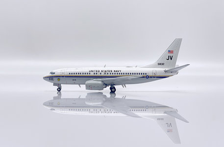 US Navy Boeing C-40A Clipper (JC Wings 1:400)