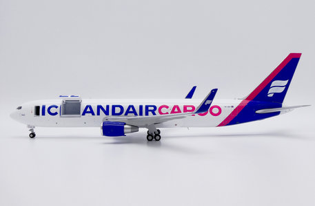 Icelandair Cargo Boeing 767-300(ER)(BCF) (JC Wings 1:200)