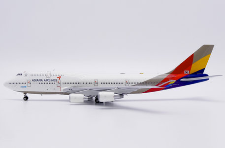 Asiana Airlines Boeing 747-400 (JC Wings 1:400)