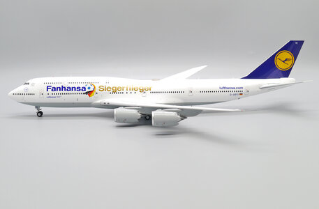 Lufthansa Boeing 747-8 (JC Wings 1:200)