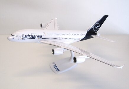 Lufthansa Airbus A380-800 (PPC 1:200)
