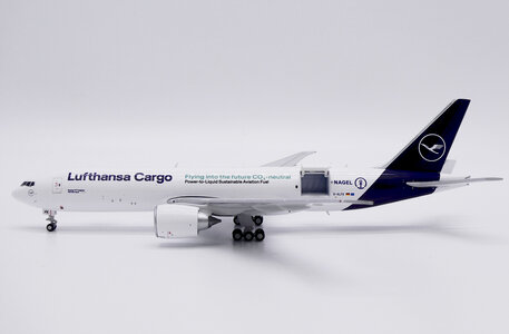 Lufthansa Cargo Boeing 777F (JC Wings 1:400)